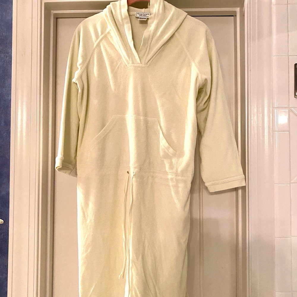 Anne Lewin pale green hooded dress / robe